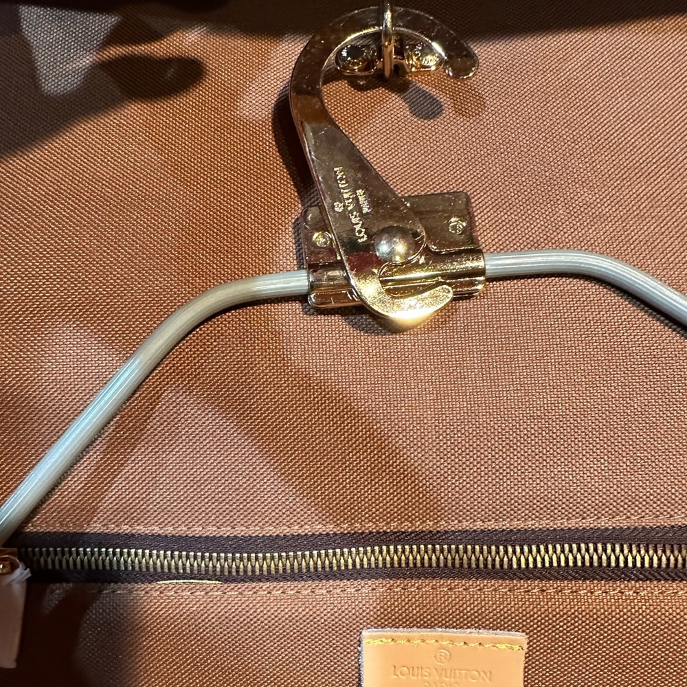 Louis Vuitton M23432 Monogram Canvas
Cloth Hanger/ Garment Cover - Picture 7 of 7